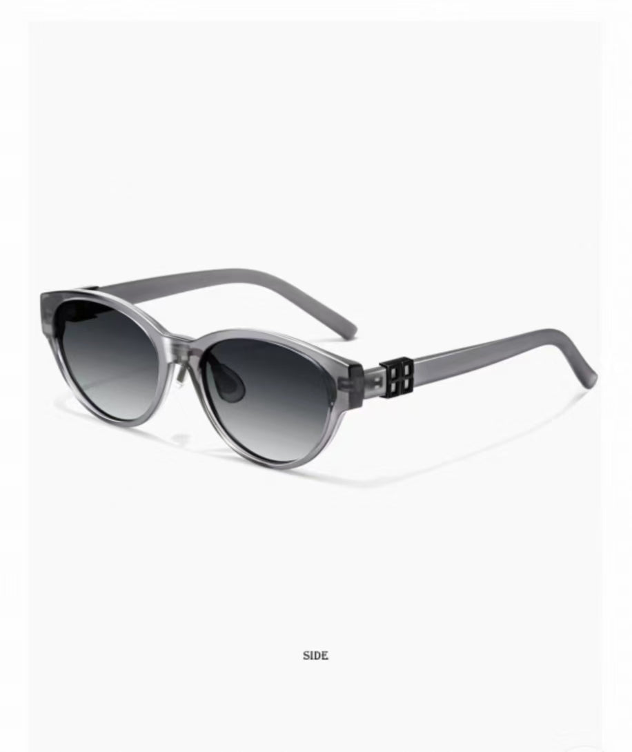 Women’s Gray full-rim cat-eye sunglasses, three-quarter product view