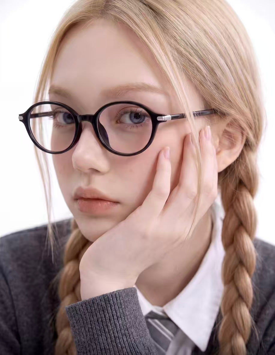 Women’s Retro Geek Chic Ultra-Light Small Oval Black Frame Glasses